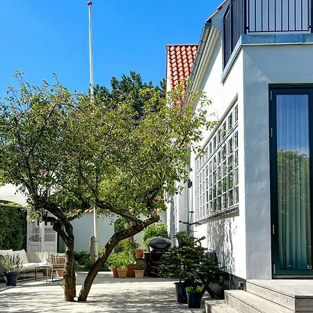 Casa vacanze Charming With Garden Near *